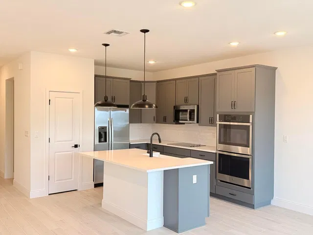 Residence photo 5