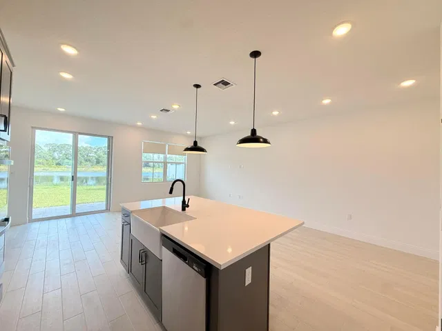 Residence photo 8