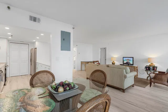  Unit 212 photo 9
