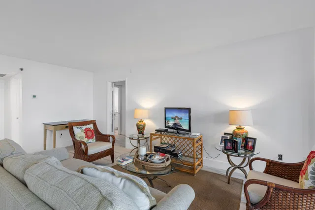  Unit 212 photo 11