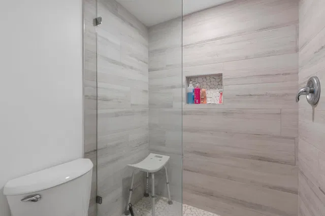  Unit 212 photo 18