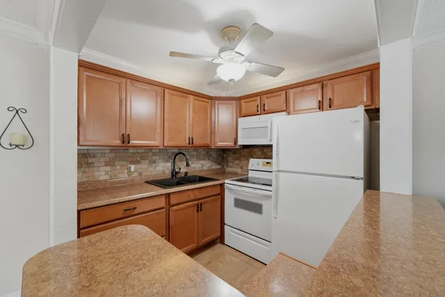  Residence photo 8