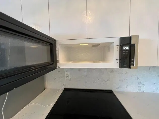 Unit 306 photo 15
