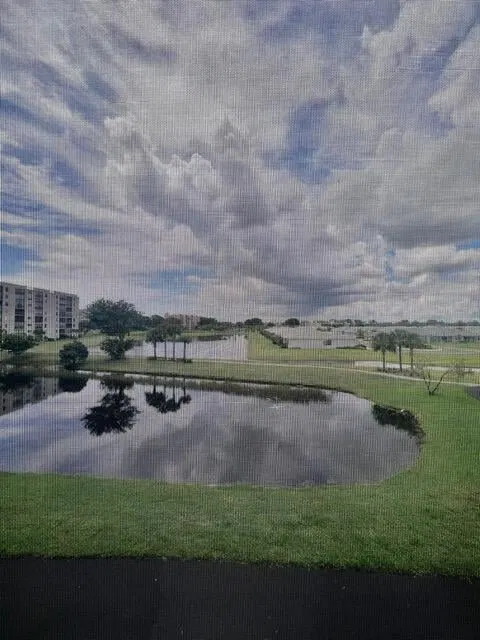 Unit 306 photo 16