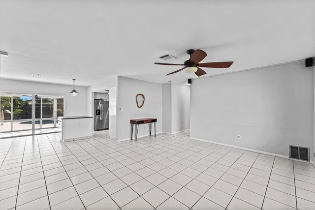 Residence photo 5