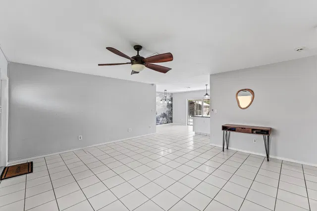 Residence photo 6
