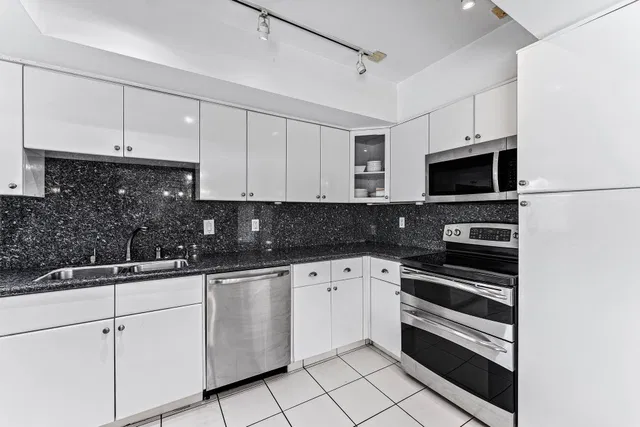 Residence photo 23