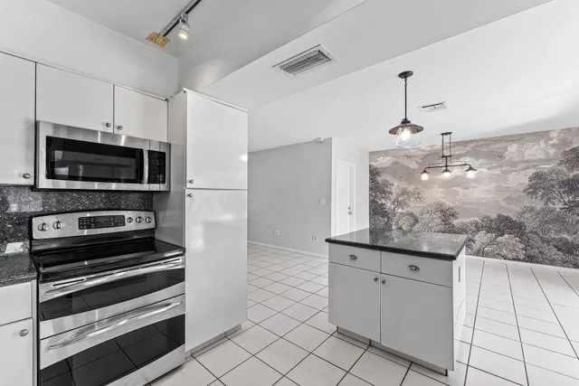 Residence photo 26