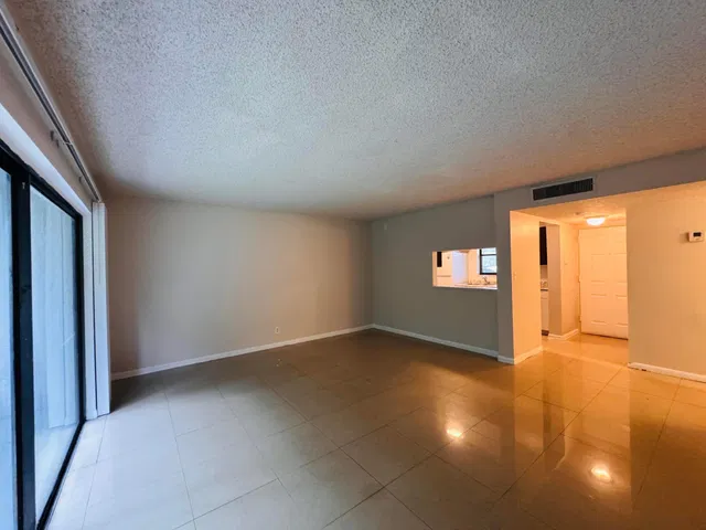 Unit 102 photo 5