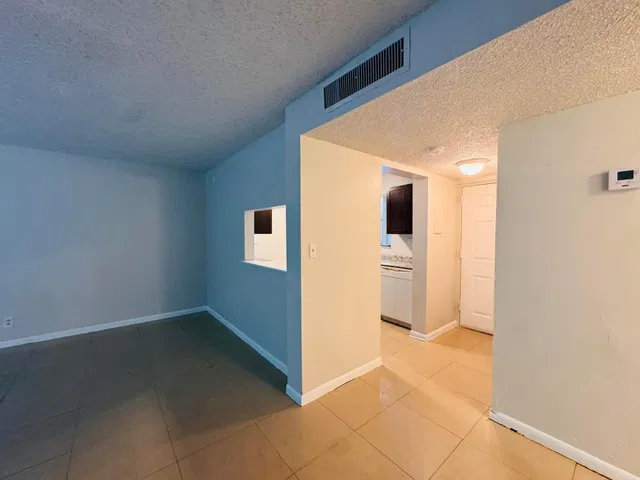 Unit 102 photo 6
