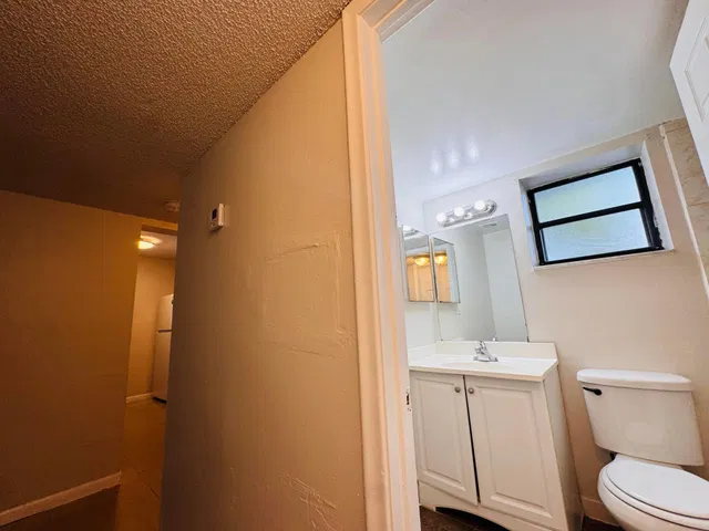 Unit 102 photo 19