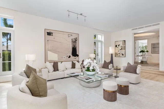 North End Palm Beach Residence photo 12
