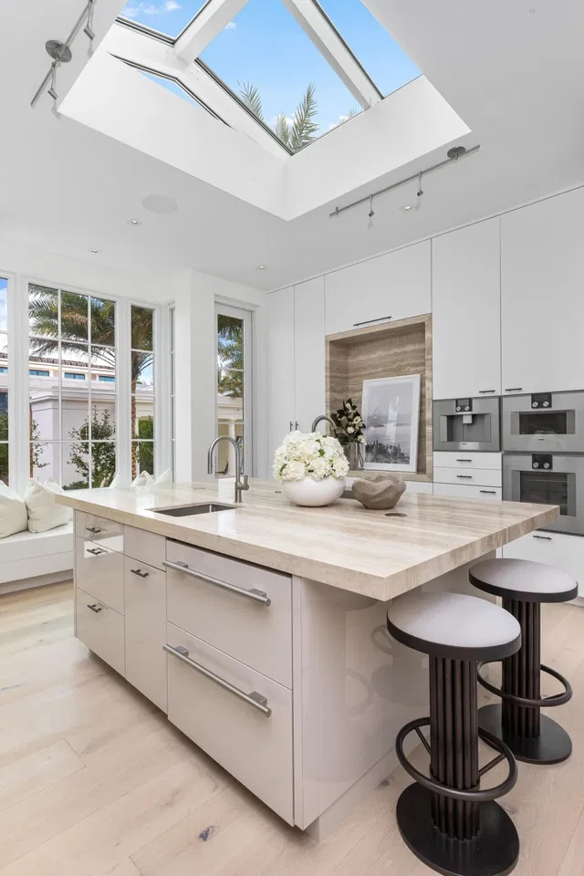 North End Palm Beach Residence photo 16
