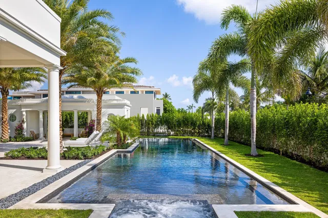 North End Palm Beach Residence photo 27
