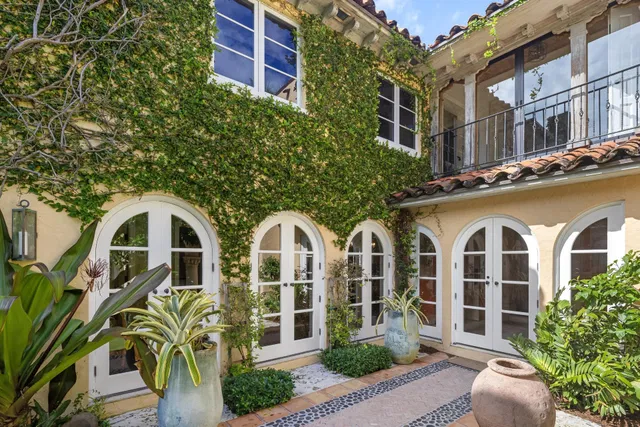 Royal Park Residence photo 35