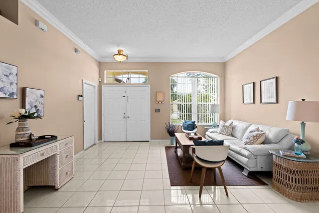  Residence photo 4