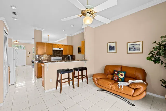  Residence photo 6