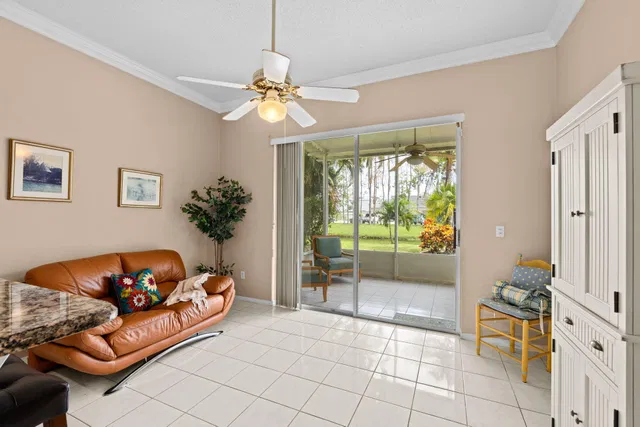  Residence photo 7