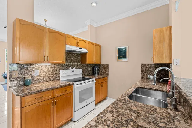  Residence photo 9