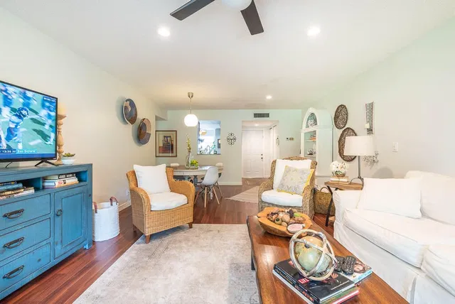  Unit 2020 photo 7