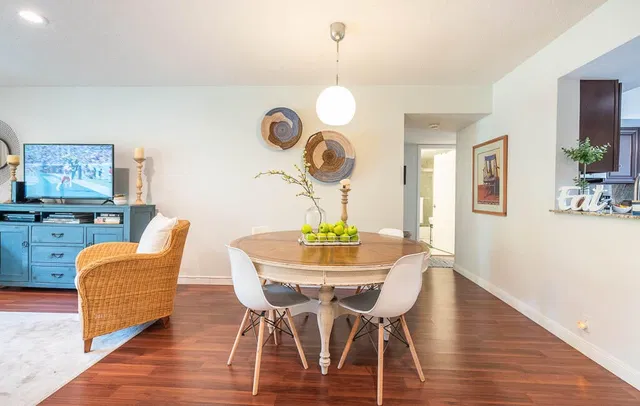  Unit 2020 photo 9