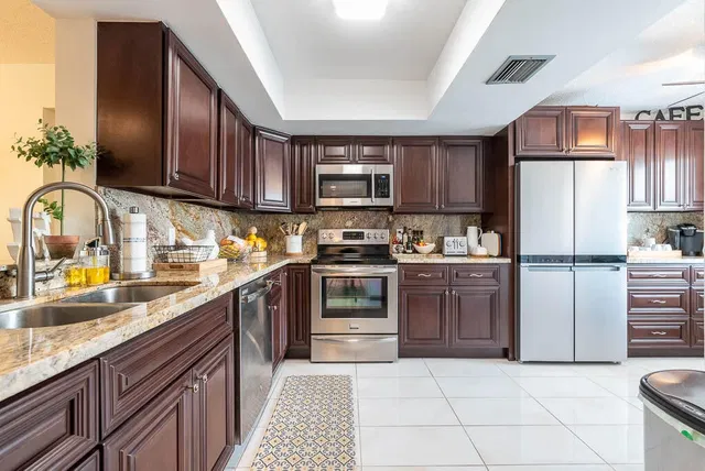  Unit 2020 photo 10