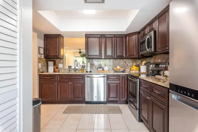  Unit 2020 photo 12