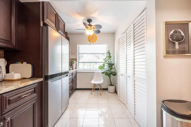  Unit 2020 photo 14