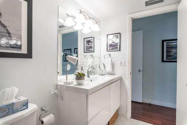  Unit 2020 photo 23