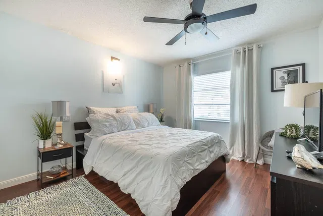  Unit 2020 photo 24