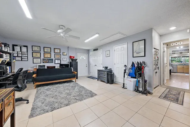  Residence photo 15