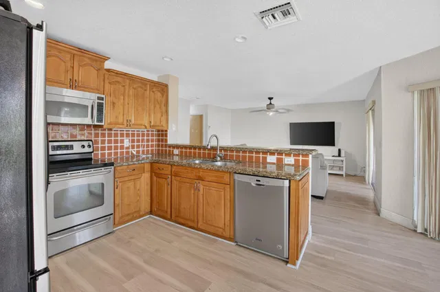  Residence photo 9