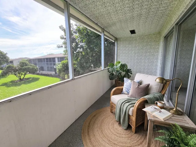 Residence photo 8