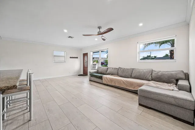 Residence photo 8