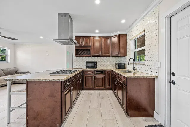 Residence photo 11