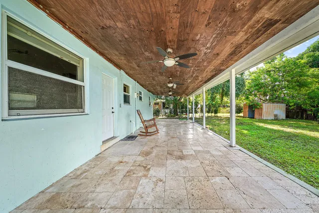 Residence photo 18
