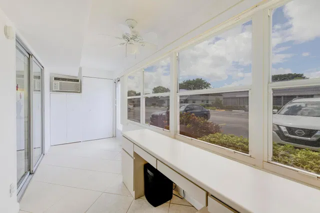  Residence photo 16