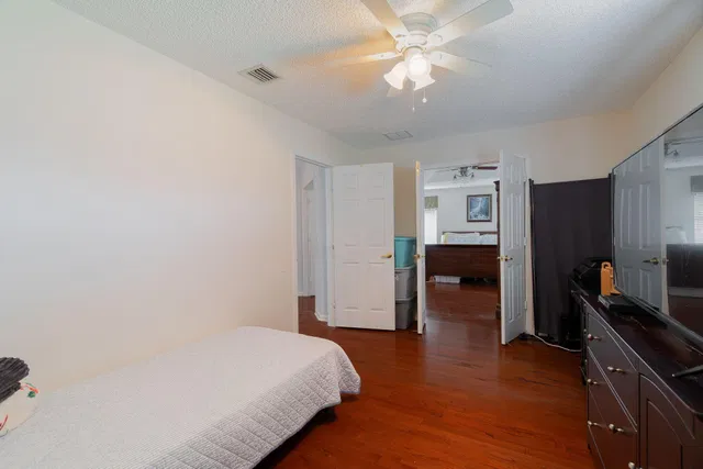  Residence photo 15