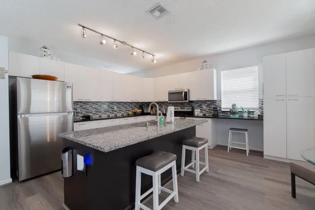  Residence photo 35