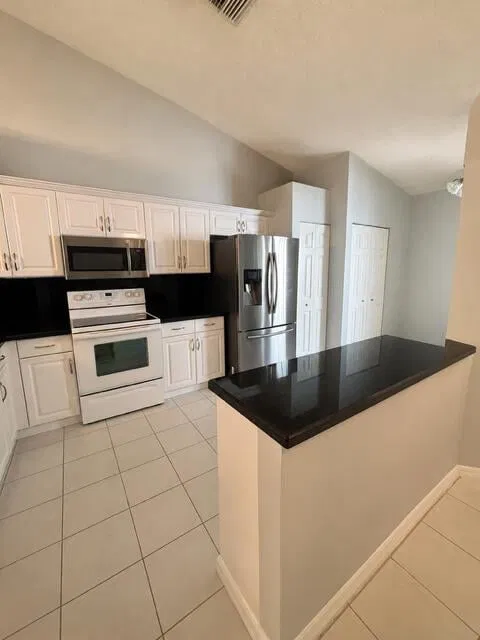  Residence photo 4