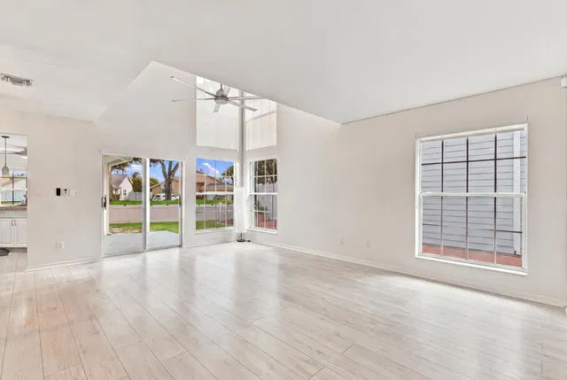 Residence photo 9