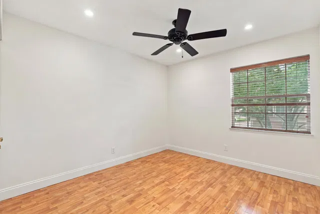 Residence photo 32