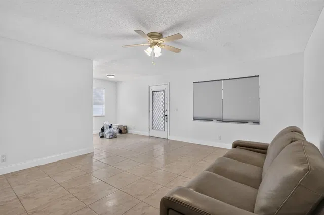 Unit 318 photo 5