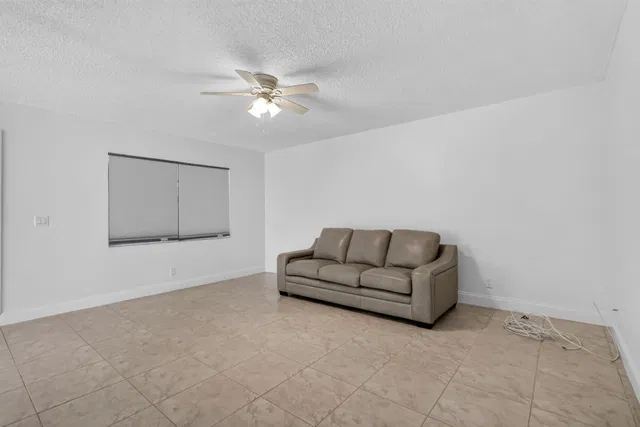 Unit 318 photo 6