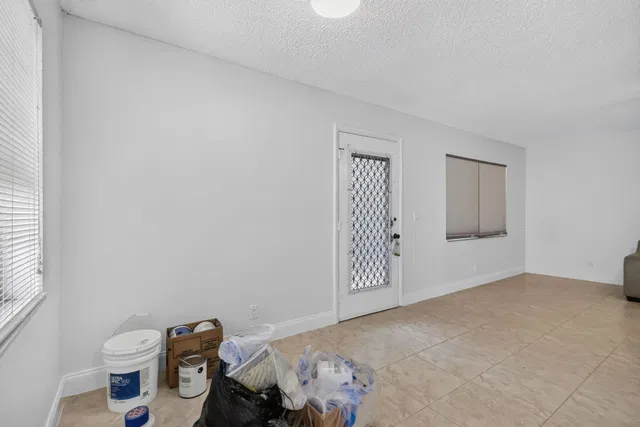 Unit 318 photo 8