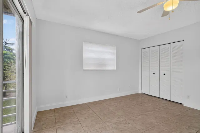 Unit 318 photo 18