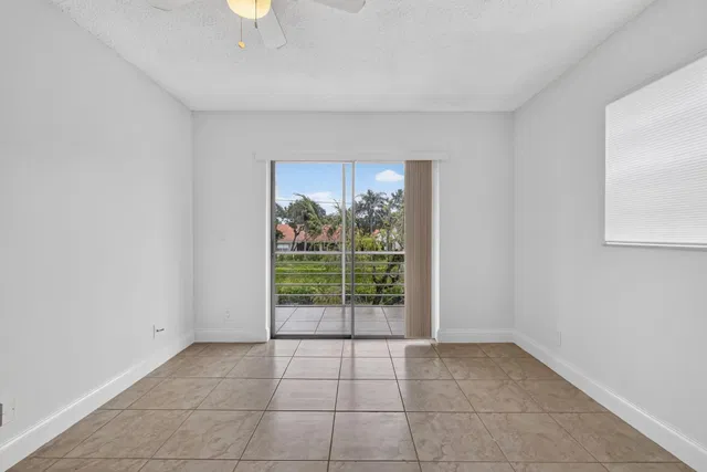 Unit 318 photo 20