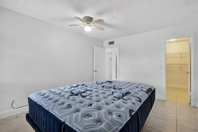 Unit 318 photo 29