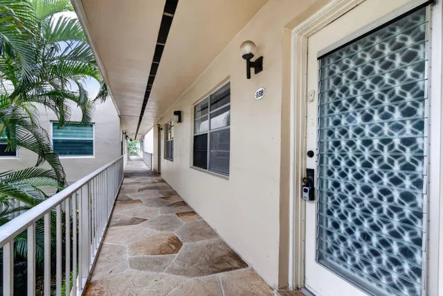 Unit 318 photo 31
