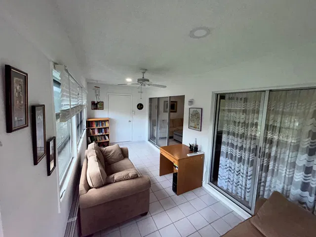 Residence photo 15